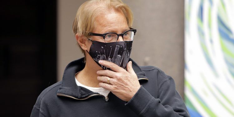 Andrés Roemer presenta amparo para desbloqueo de cuentas 