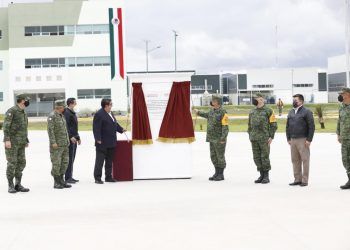 Miguel Barbosa y subsecretario de SEDENA inauguran obras en la Industria Militar de La Célula