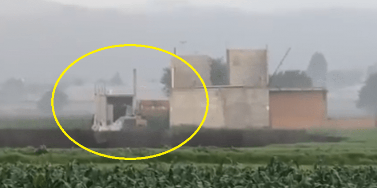 Cae barda de vivienda cercana al socavón de Juan C. Bonilla