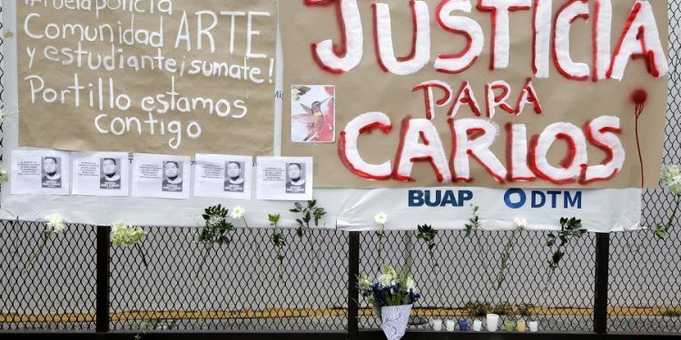 Trasladan a penal de Tepexi a funcionarios detenidos por la muerte de egresado BUAP