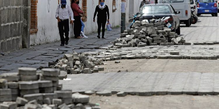 La 8 Poniente, de lamentarse