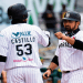 Mariachis apalea y se lleva la serie