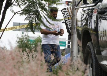 Hallan cadáver a un costado del Periférico Ecológico