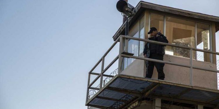 Segob proyecta liberar a población presa sin sentencia, torturada y adulta mayor