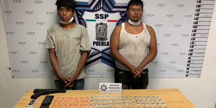 Caen dos presuntos narcomenudistas en la colonia Tres Cerritos