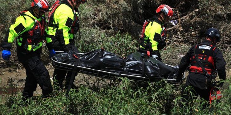 Hallan un migrante muerto al borde del río en la frontera entre México y EE.UU.
