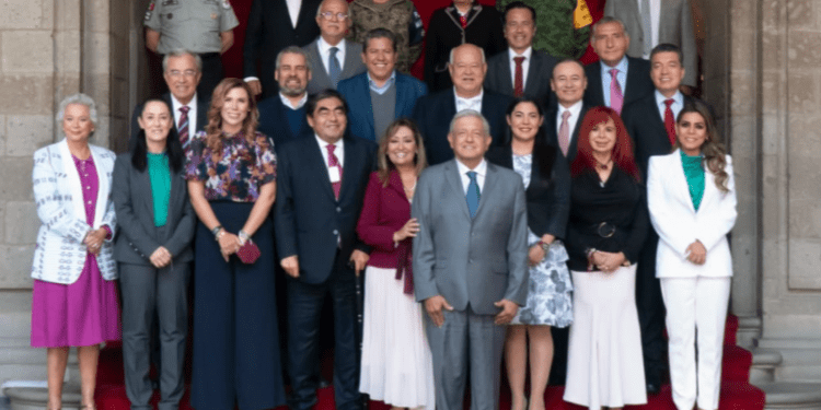 Acude Barbosa a reunión de seguridad con gobernadores emanados de Morena y AMLO