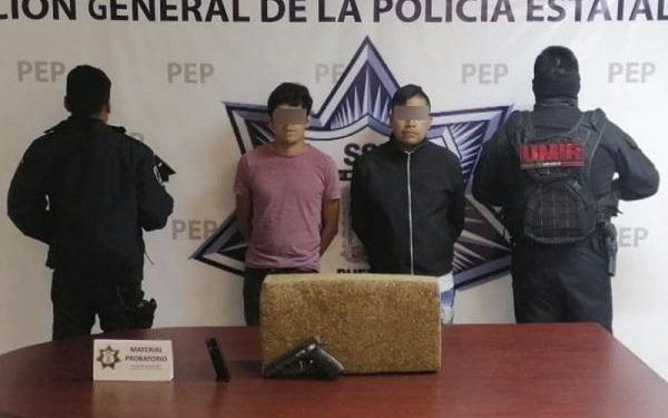 Dos vendedores de armas de fuego y droga son detenidos en Tehuacán
