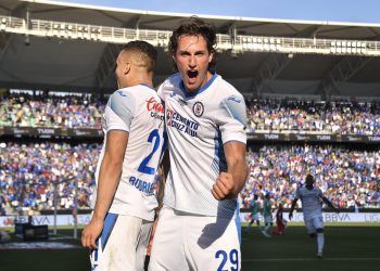 Cruz Azul es campeón de campeones; se impone 2-1 a León