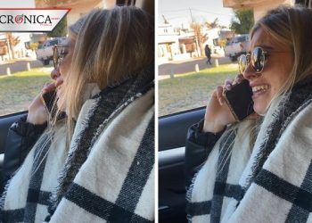 Mujer llora porque le pusieron vacuna de Sinopharm; quería la de AstraZeneca