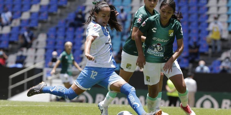 Puebla Femenil debuta con victoria 3-1 ante León
