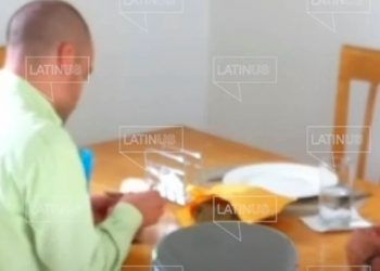 Captan a otro hermano de AMLO recibiendo dinero de David León
