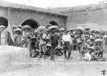 IN MEMORIAM – REVOLUCIONARIOS MIRANDO FIJO
