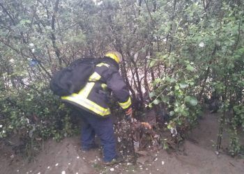 Muere menor de edad arrastrado por corriente de agua en barranca de Tepeaca