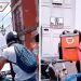 Ciclista pasa por encima de auto; el conductor se estacionó en una ciclovía