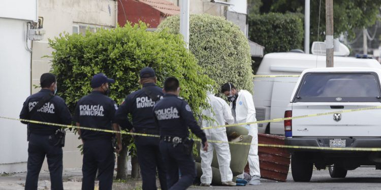 Hallan cadáver en sillón abandonado en San Manuel 