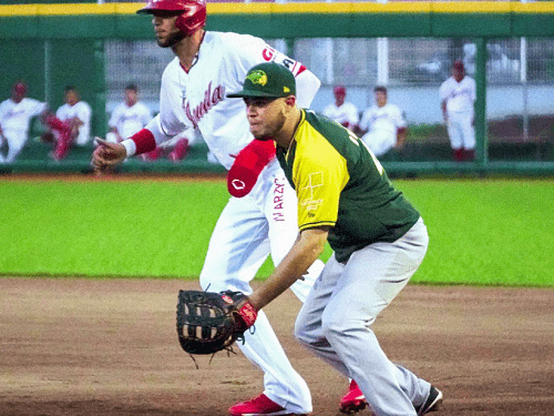 Con tres suspendidos, Pericos visita a Diablos