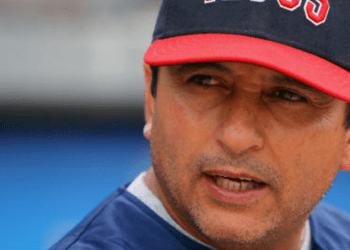 Pericos de Puebla cesa a «Chispa» Gastélum como manager, «Polvorita» Sánchez sale al quite
