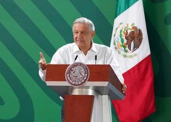 AMLO culpa al INE de su primer fiasco en las urnas