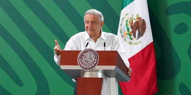AMLO culpa al INE de su primer fiasco en las urnas