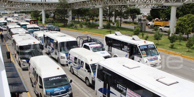 Concesionarios acusan invasión de rutas de Antorcha Campesina 