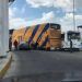 A horas de su encuentro con Puebla, choca autobús de Tigres en el bulevar Norte 