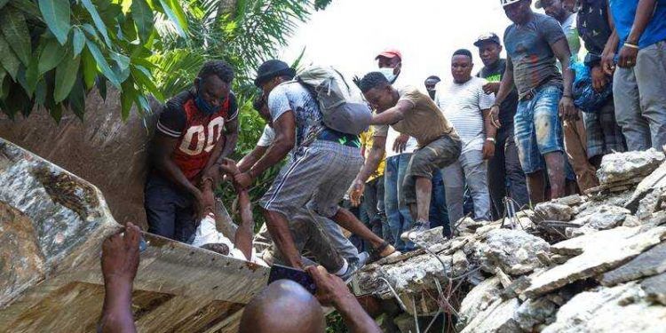 Aumentan a 227 los muertos a causa del terremoto en Haití