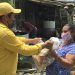 Entregan paquetes alimentarios a damnificados por huracán Grace en Venustiano Carranza