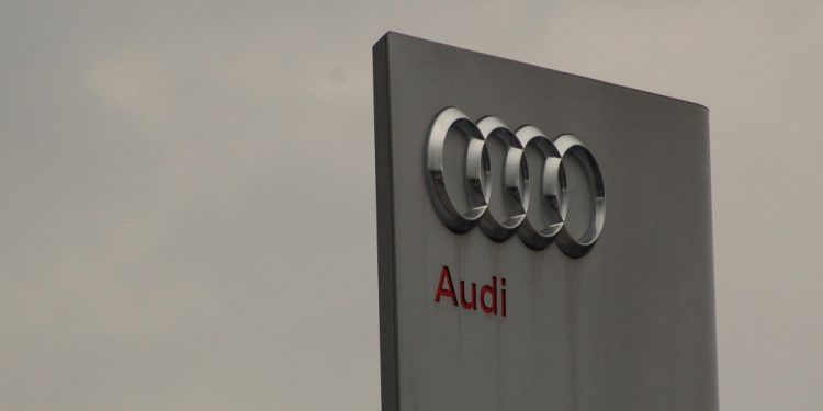 Trabajadores de AUDI San José Chiapa inician paro de labores de «brazos caídos»