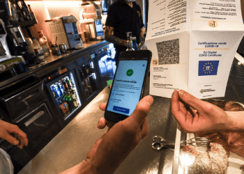 Crece en Puebla petición de certificado de vacunación
