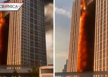 Difunden videos de impactante incendio en rascacielos de China