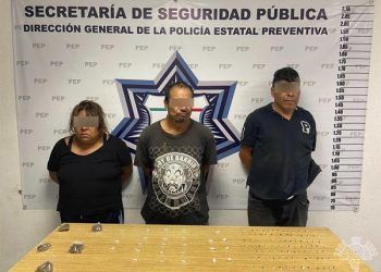 Con más de 100 dosis de aparente droga, detienen a tres personas