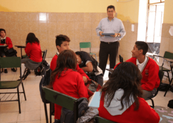 Por brote de COVID-19, aplazan regreso a clases en escuela