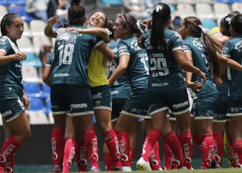 Las Franjitas, invictas en casa