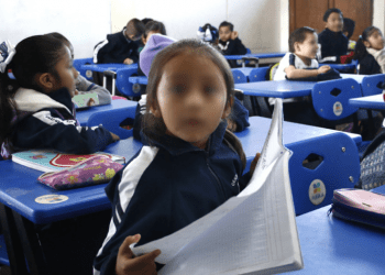 En semáforo rojo, arranca modelo híbrido de educación
