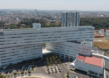 En Puebla y 6 estados, mitad de servicios de salud privados