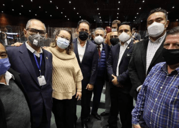 Los poblanos y la legislatura de levantadedos