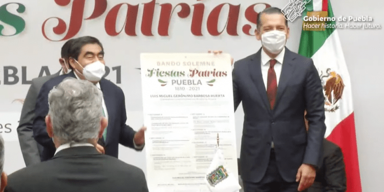 Gobierno de Puebla da lectura del bando solemne para los festejos patrios