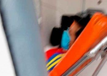 Mujer apuñala a su expareja en la Central de Abasto 