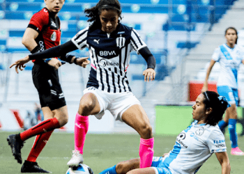 Amarga derrota en el partido 100