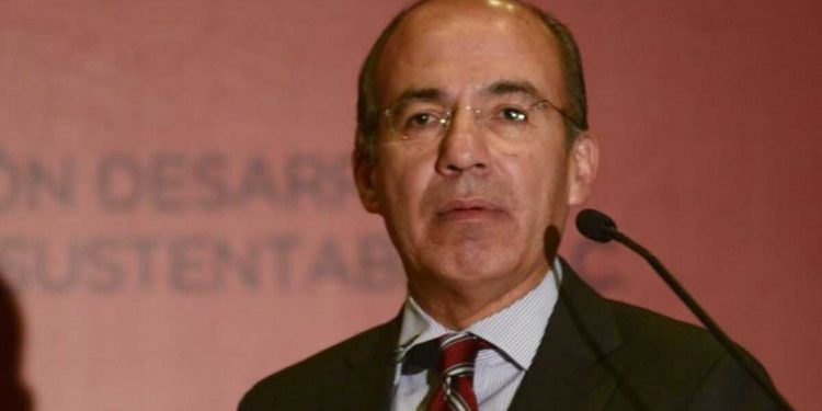 Calderón arremete contra dirigencia del PAN por alianza con la ultraderecha española