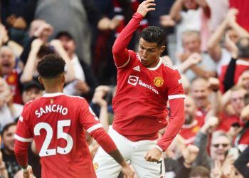 Cristiano Ronaldo se luce con doblete en su debut con el Manchester United