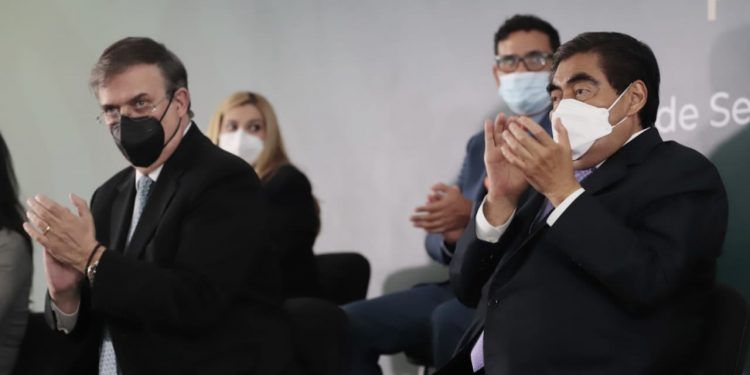 Prepara gobierno federal programa especial para vacunar a población joven de Puebla