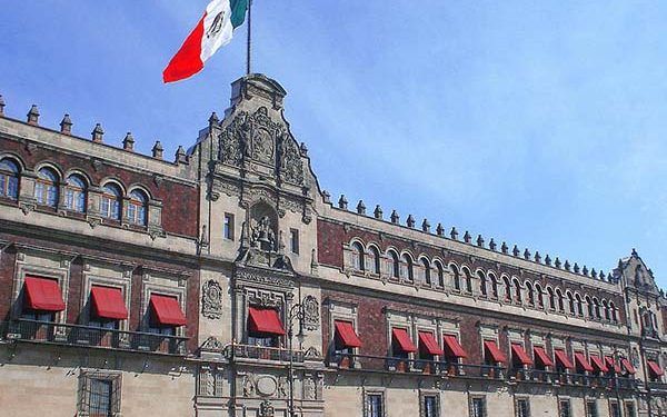 Ebrard lidera ruta a 2024, pero una alianza anti Morena complica todo
