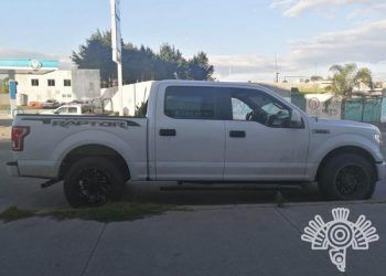 Recuperan camioneta robada en el Periférico Ecológico con cámaras lectoras de placas