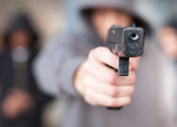 A punta de pistola asaltan a cuentahabiente en la colonia Prados Agua Azul 