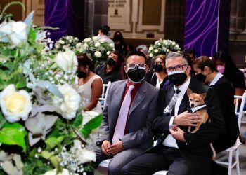 Llevan a cabo boda colectiva incluyente en Puebla 