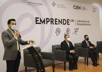 Plantea Hacienda destinar 28 mmdp para vacunación contra Covid-19 en 2022