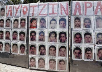 Recuerdan en Puebla a los 43 desaparecidos de Ayotzinapa