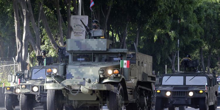 XXV Zona Militar realiza presentación de tropas en las calles de Puebla